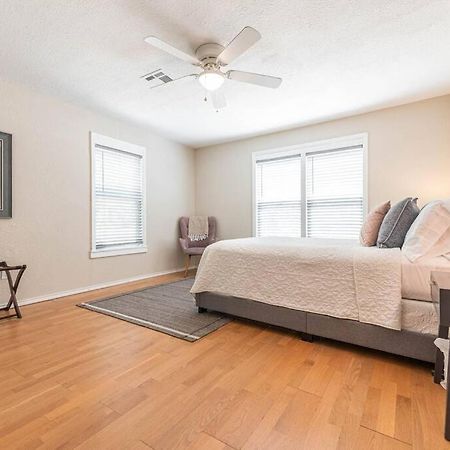 Escape To A Restored 1920S East Waco Bungalow Esterno foto
