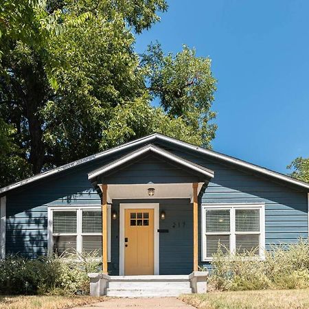 Escape To A Restored 1920S East Waco Bungalow Esterno foto